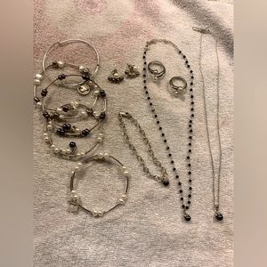 Vantel Pearls Jewelry